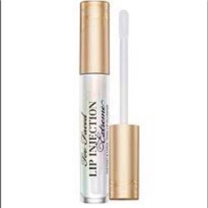 Too Faced Lip Injection Extreme Lip Plumper. Clear